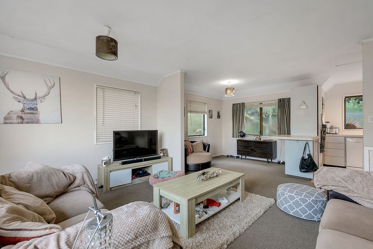 6/115 Owen Street, Newtown, Wellington - Carousel 2