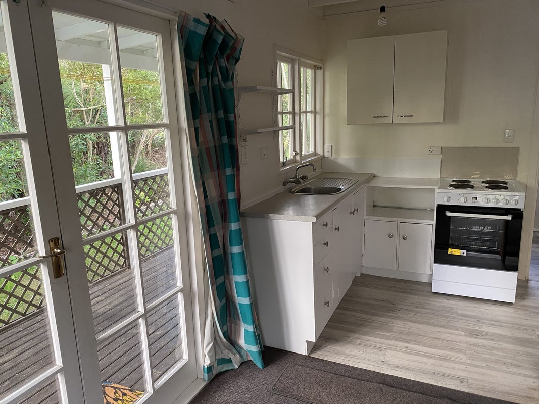 264 Beach Road, Campbells Bay, Auckland - Carousel 2