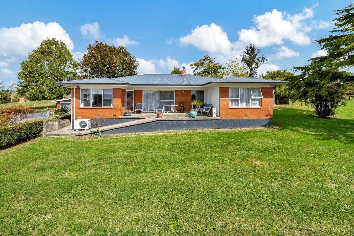 186 Koromatua Road, Temple View, Hamilton - Carousel 2