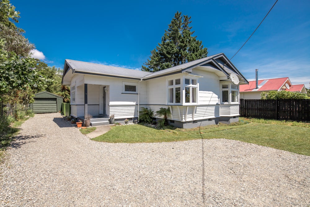 14 McGill Street, Waimangaroa, Westport - Carousel 1