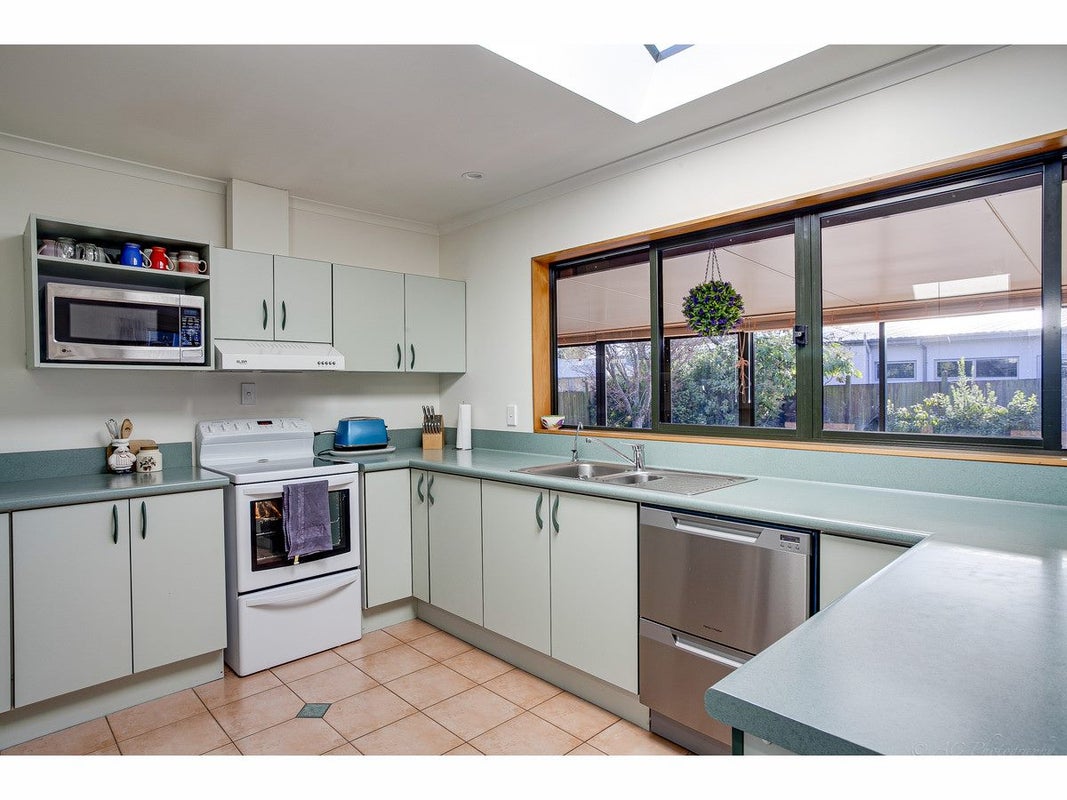 60 Temple Crescent, Gleniti, Timaru - Carousel 2