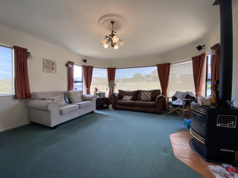 5 White Pine Avenue, Woodridge, Wellington - Carousel 2