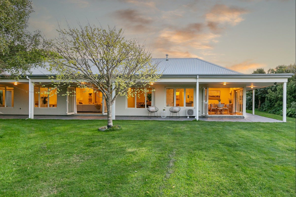 30 Gladys Scott Place, Tawa, Wellington - Carousel 27