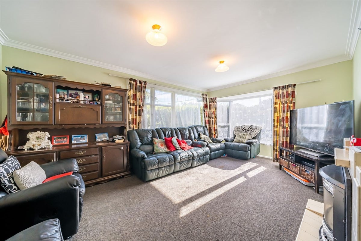 16 Tilbury Street, Fairfield, Lower Hutt - Carousel 2