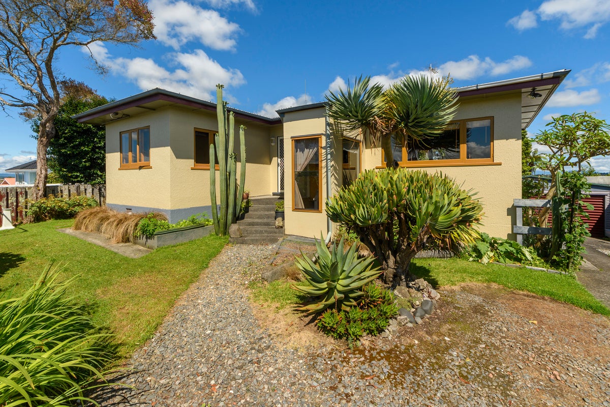 15A Hilltop Road, Parkvale, Tauranga - Carousel 2