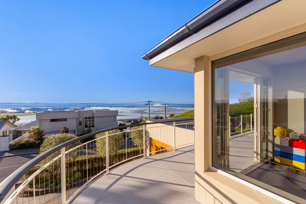 44 Marama Crescent, Mount Pleasant, Christchurch - Carousel 2