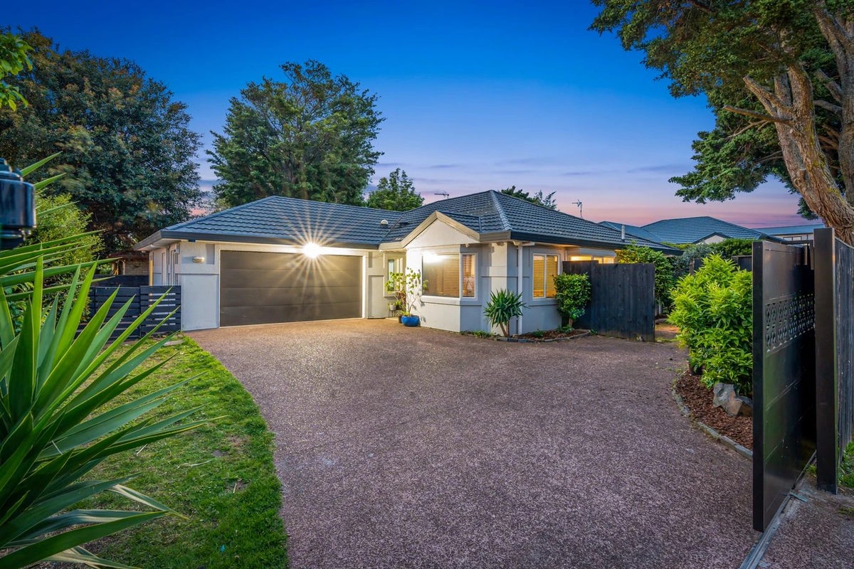 4 Beach Road, Takanini, Auckland - Carousel 1
