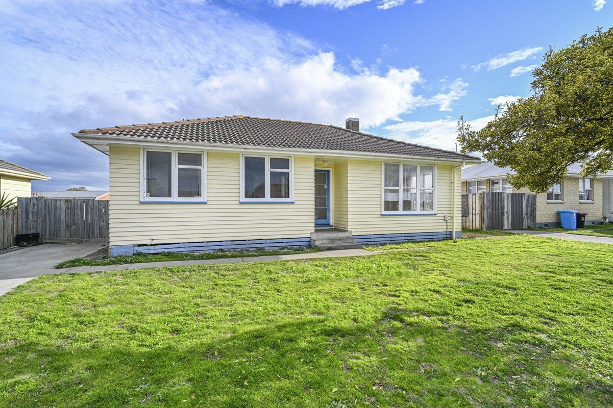 35 Peterhead Avenue, Flaxmere, Hastings - Carousel 1