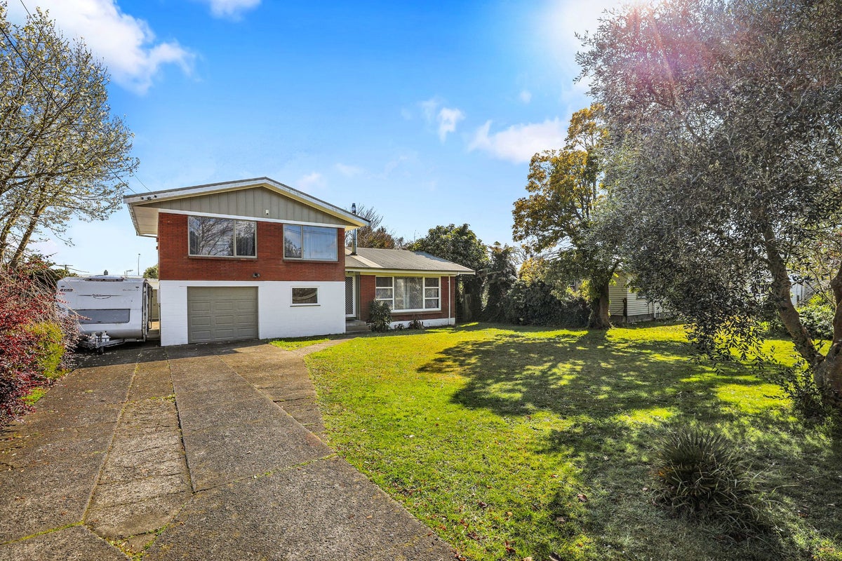 8 Glenfield Road, Owhata, Rotorua - Carousel 16