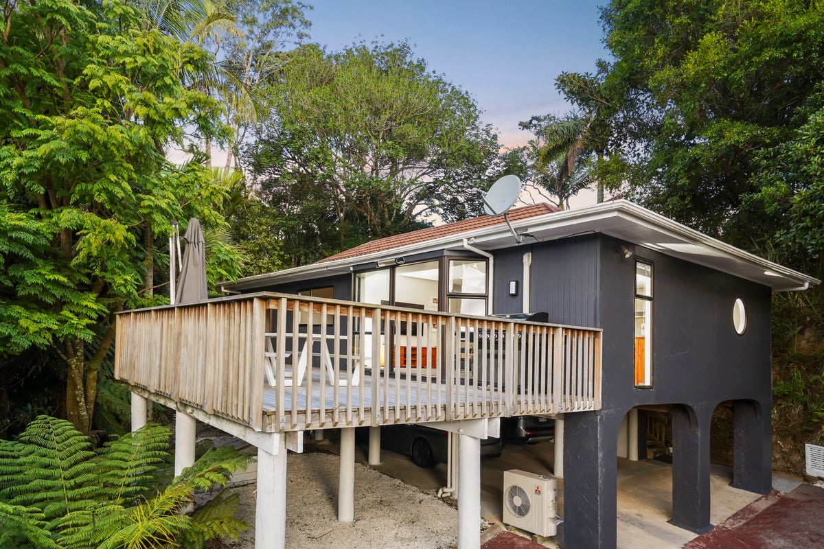 168 Huia Road, Titirangi, Auckland - Carousel 2