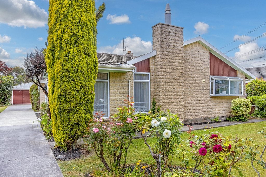 20 Ambleside Drive, Burnside, Christchurch - Carousel 1