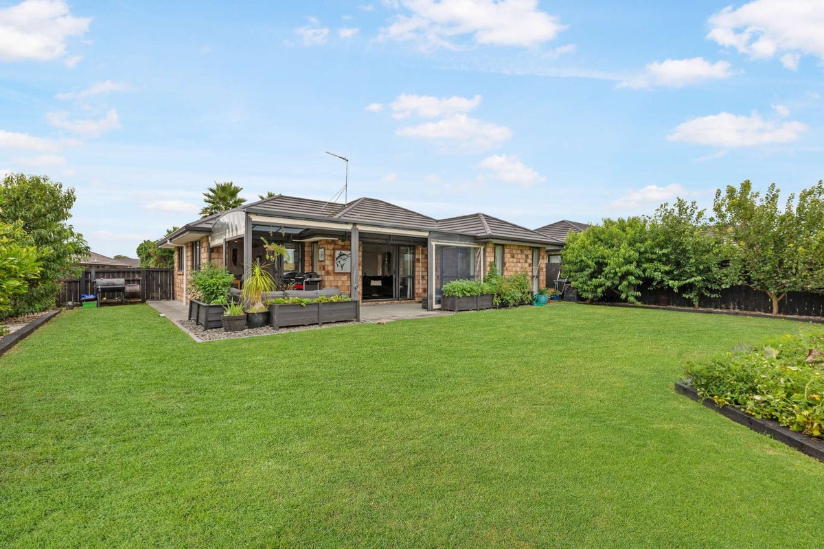 26 Breaker Grove, Waiuku, Waiuku - Carousel 1