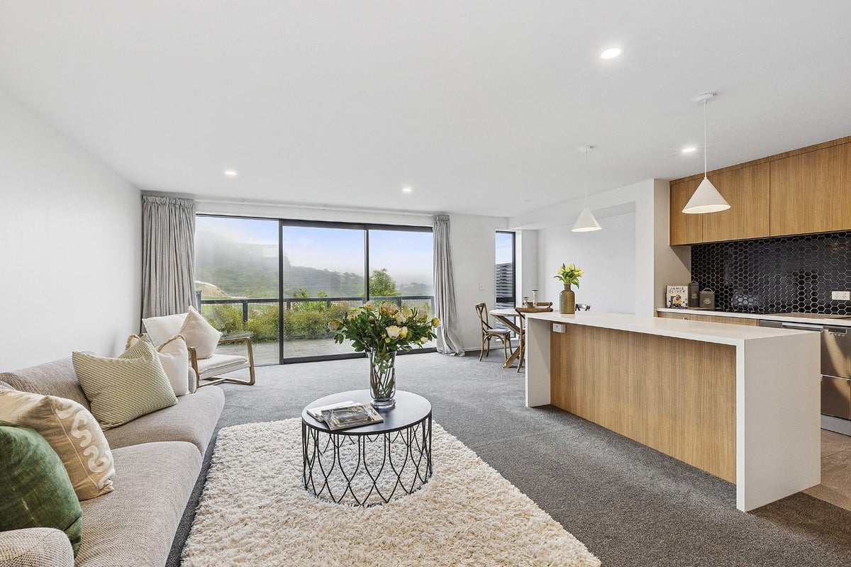 28 Holystone Road, Whitby, Porirua - Carousel 2