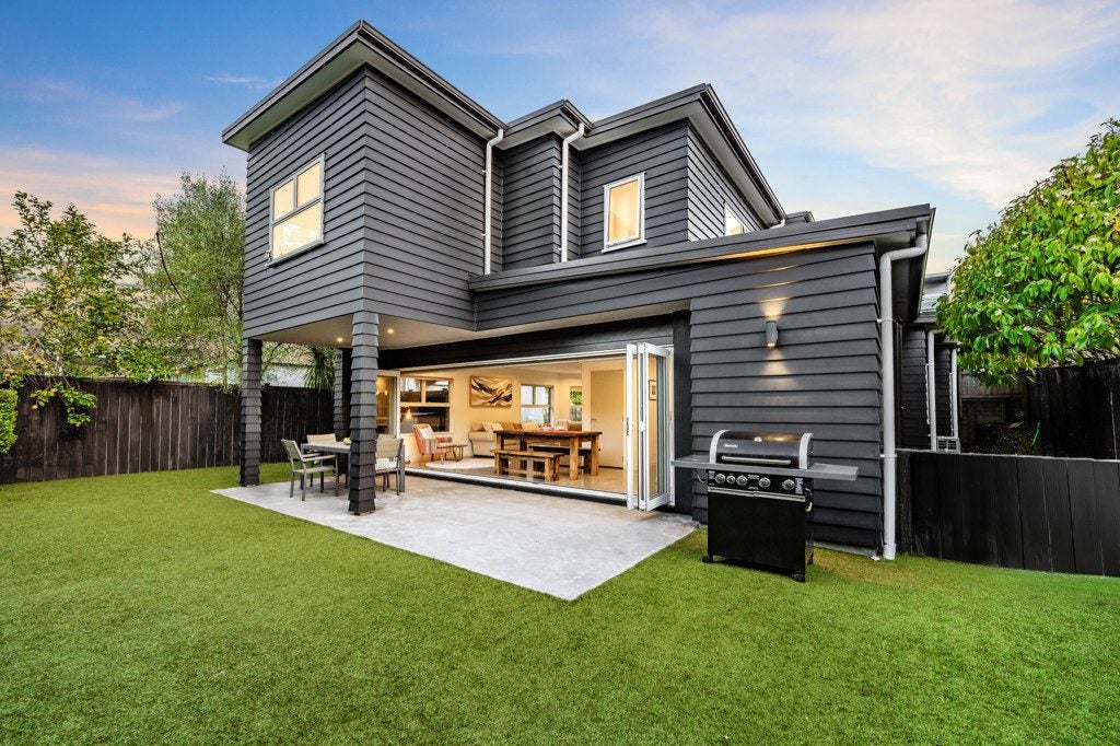20A Hawkins Street, Meadowbank, Auckland - Carousel 1