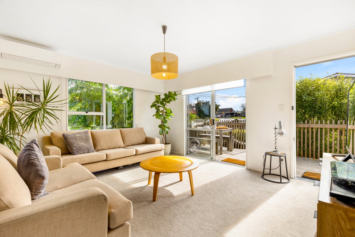 1/2B Matipo Road, Te Atatu Peninsula, Auckland - Carousel 1