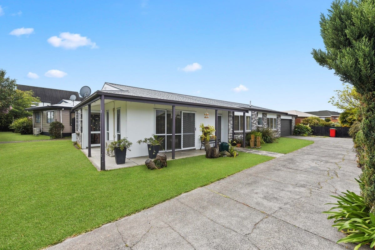 34 Endeavour Avenue, Flagstaff, Hamilton - Carousel 1