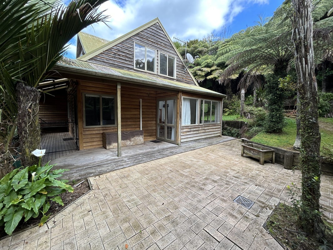 36 Rimu Road, Oratia, Auckland - Carousel 1