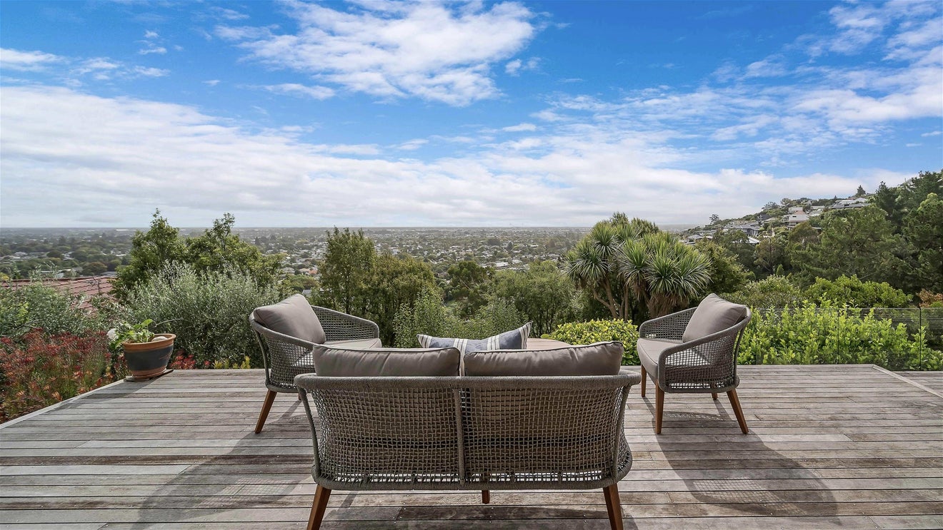 9 Great Gables Lane, Huntsbury, Christchurch - Carousel 2