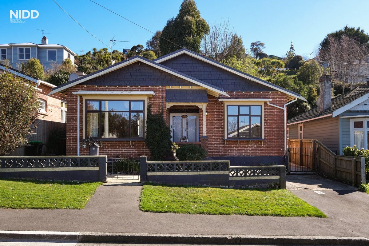 14 Motu Street, Saint Clair, Dunedin - Carousel 1