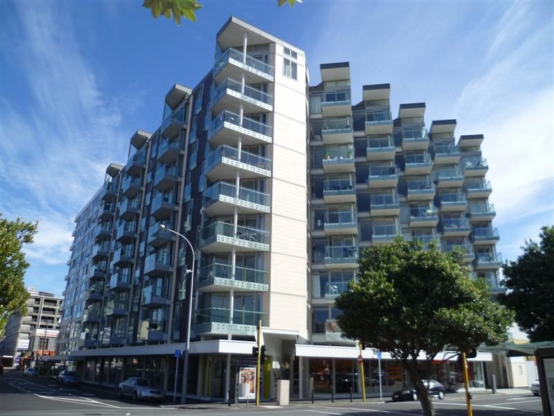 4H/82 Cable Street, Te Aro, Wellington - Carousel 1