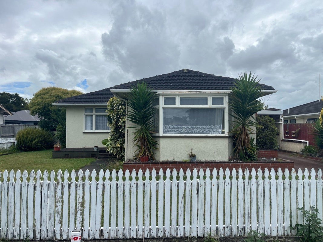 61 Church Street, Awapuni, Palmerston North - Carousel 1