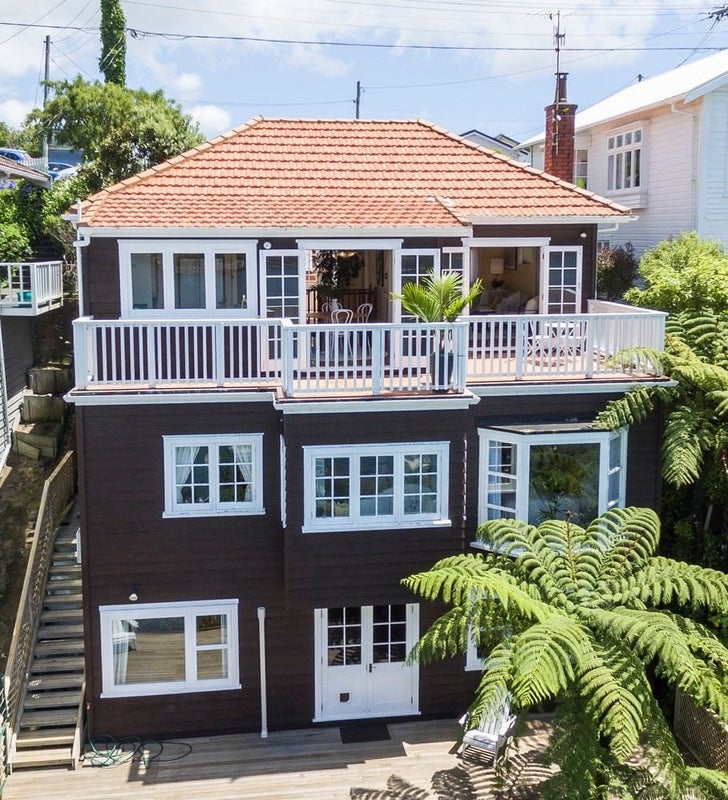 61 Overtoun Terrace, Hataitai, Wellington - Carousel 1