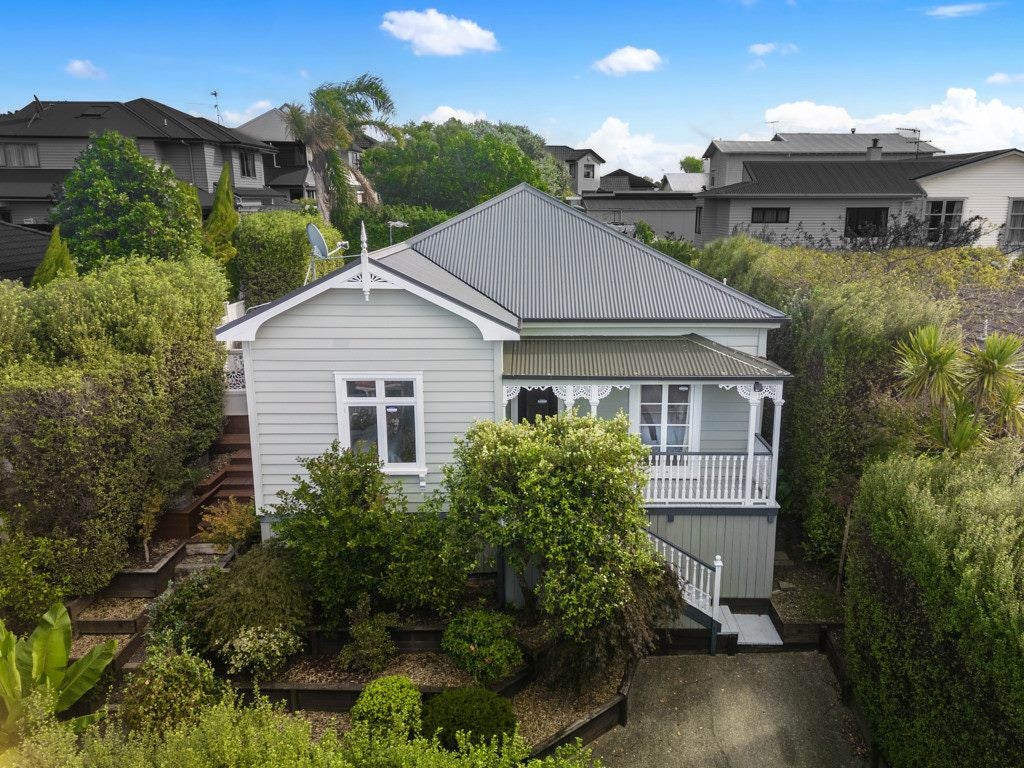 5A Mons avenue, Mount Roskill, Auckland - Carousel 1