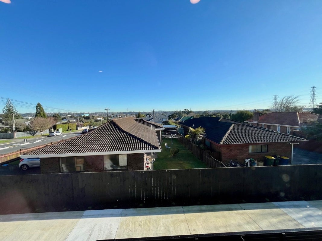 37 Flanshaw Road, Te Atatu South, Auckland - Carousel 17