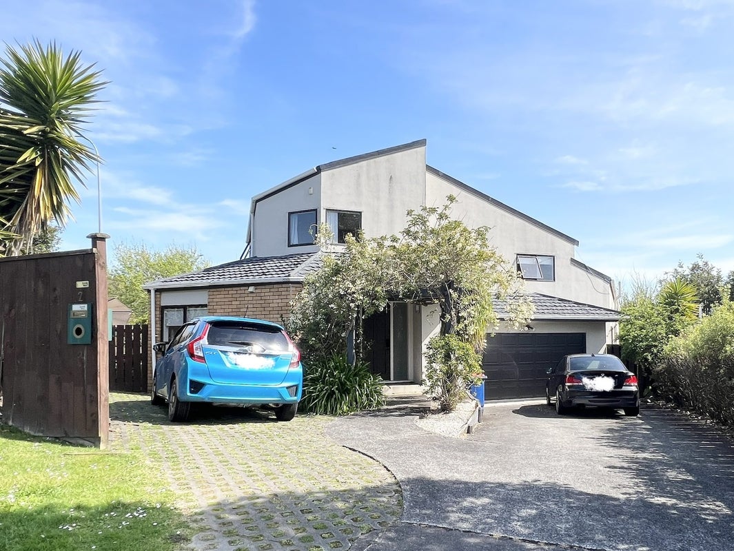 2 Centorian Drive, Windsor Park, Auckland - Carousel 1
