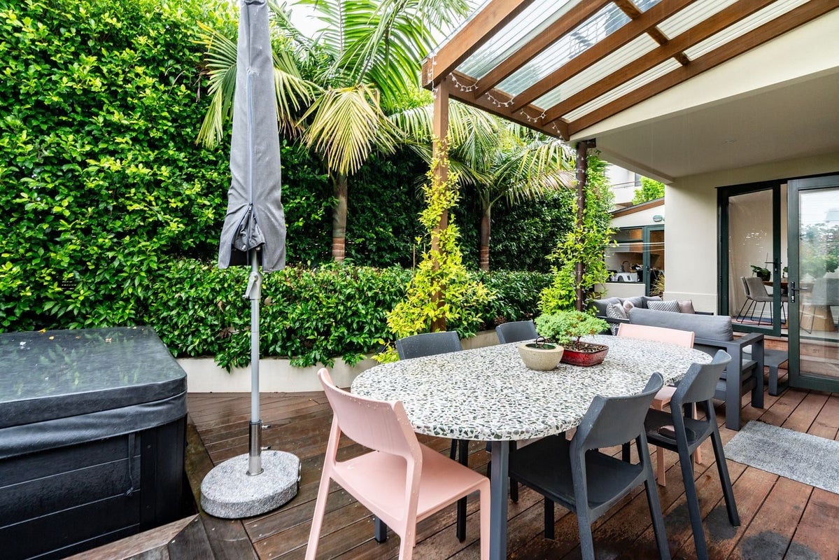 9/22 Curran Street, Herne Bay, Auckland - Carousel 1