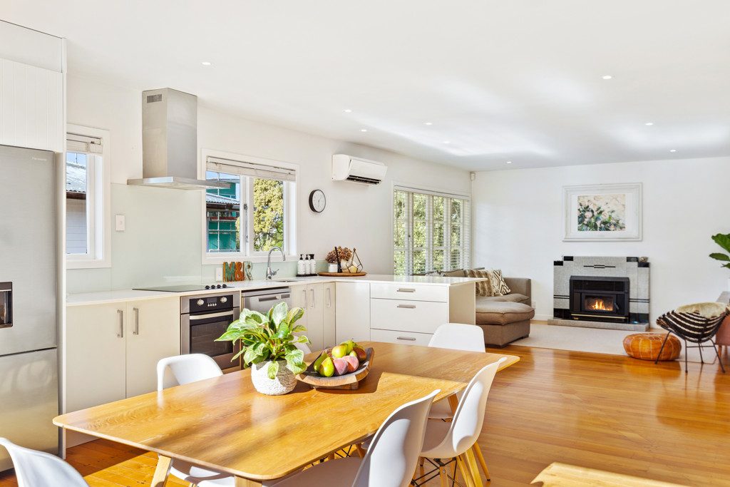 36 Kervil Avenue, Te Atatu Peninsula, Auckland - Carousel 2