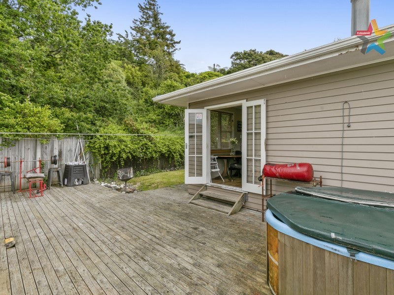 3 Logie Street, Stokes Valley, Lower Hutt - Carousel 2
