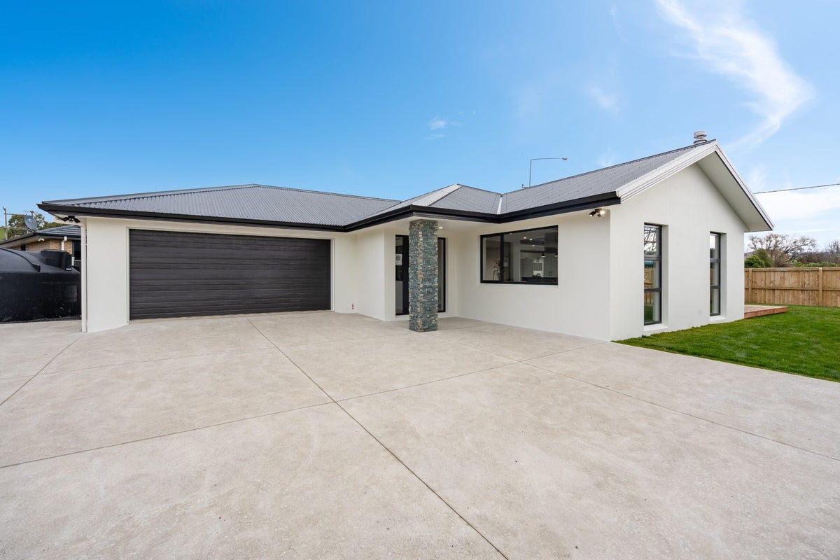 2A Margate Street, Waihola, Milton - Carousel 1