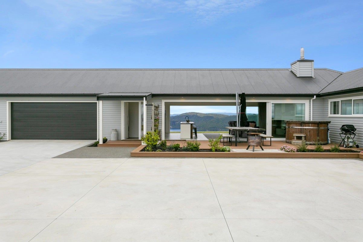 48 Edge Hill, Acacia Bay, Taupo - Carousel 2
