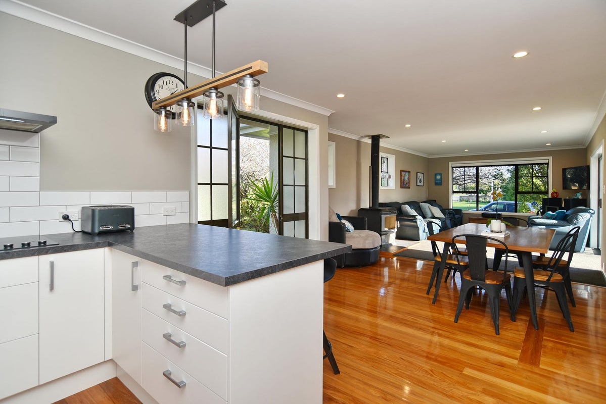 2 Larch Place, Casebrook, Christchurch - Carousel 1