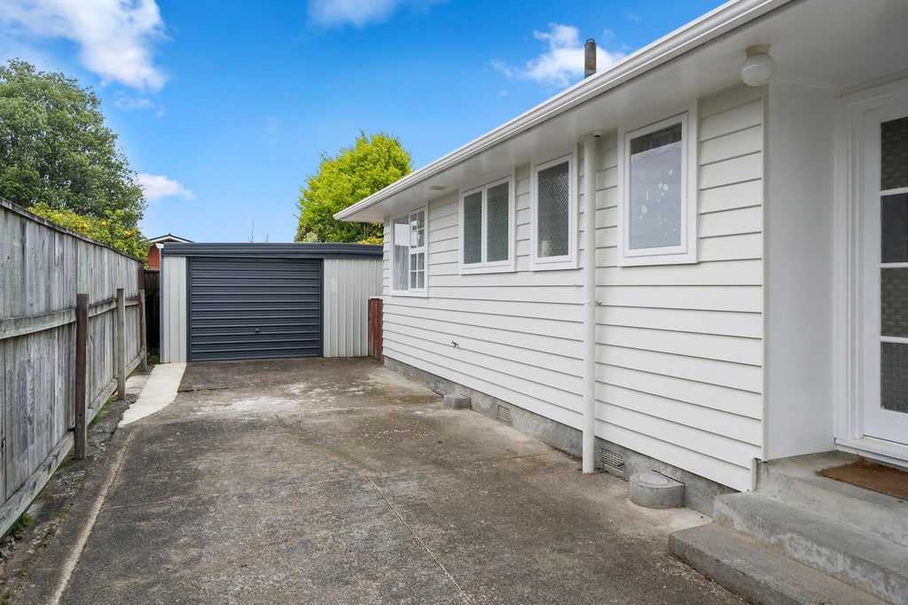 107 California Drive, Totara Park, Upper Hutt - Carousel 16