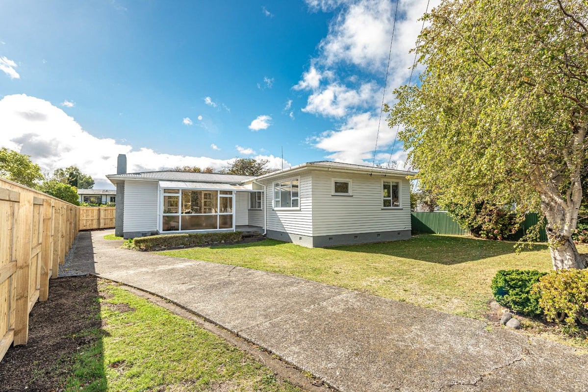 4 Lincoln Road, Springvale, Whanganui - Carousel 1