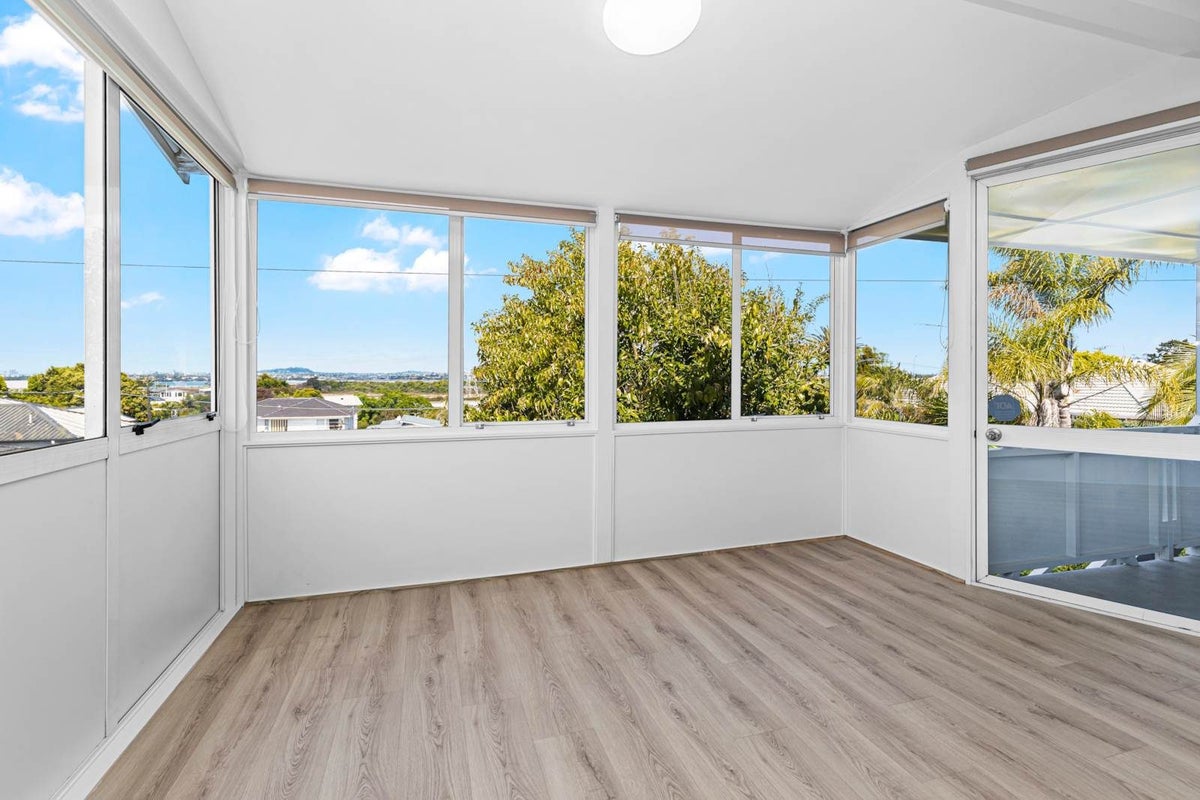 22 Bridge Avenue, Te Atatu South, Auckland - Carousel 2