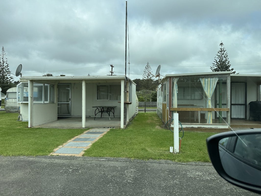 9 Malcolm Gillies Grove, Totara Park, Upper Hutt - Carousel 2