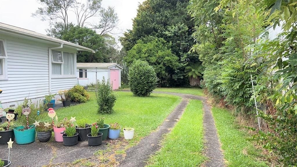 34 Barrie Crescent, Silverdale, Hamilton - Carousel 2