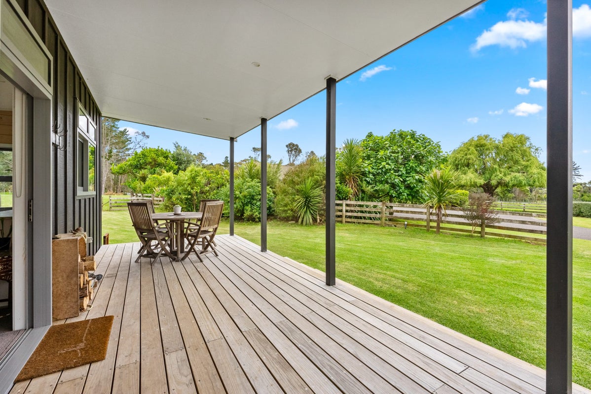 842 South Head Road, Helensville - Carousel 50