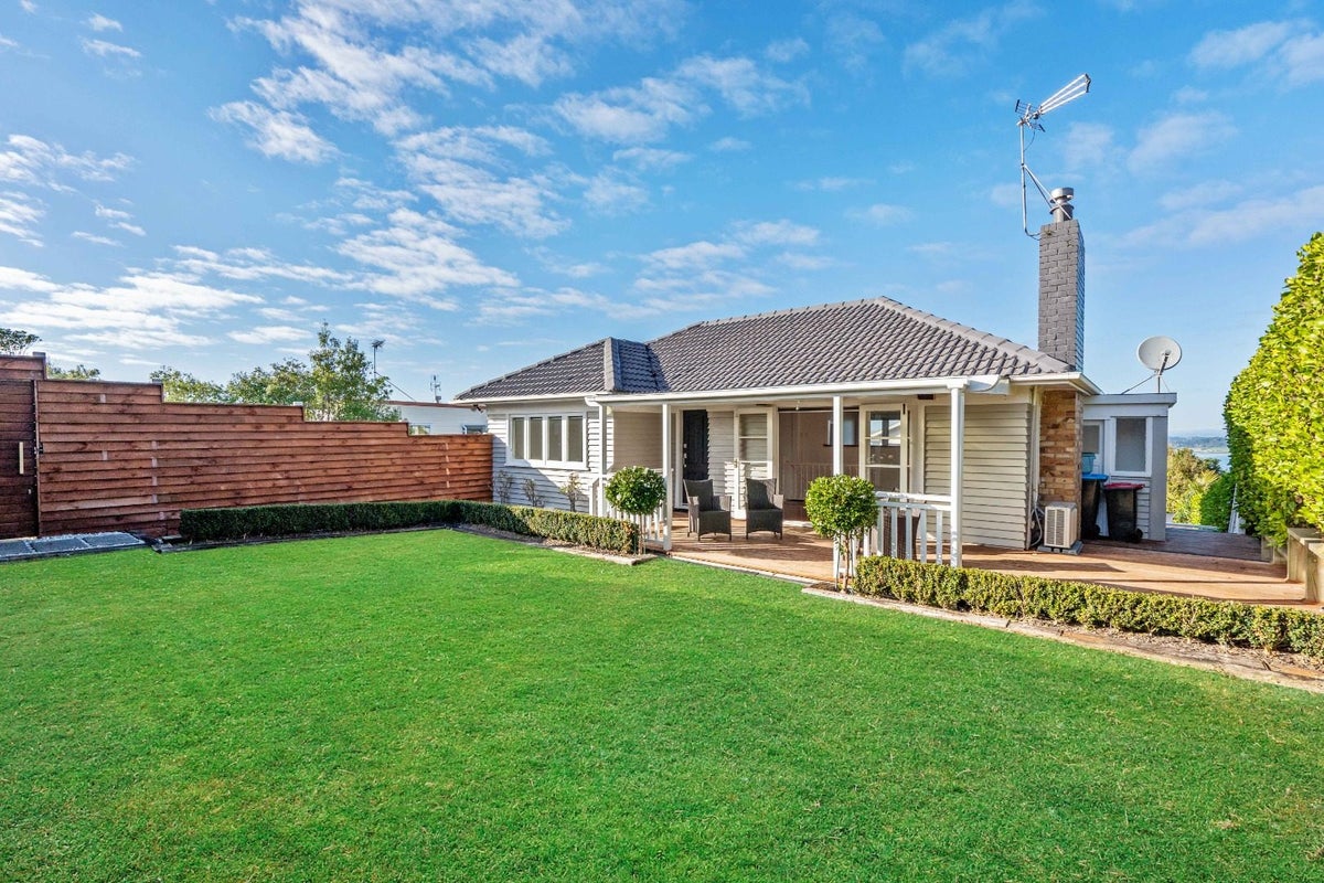342 Hillsborough Road, Hillsborough, Auckland - Carousel 2