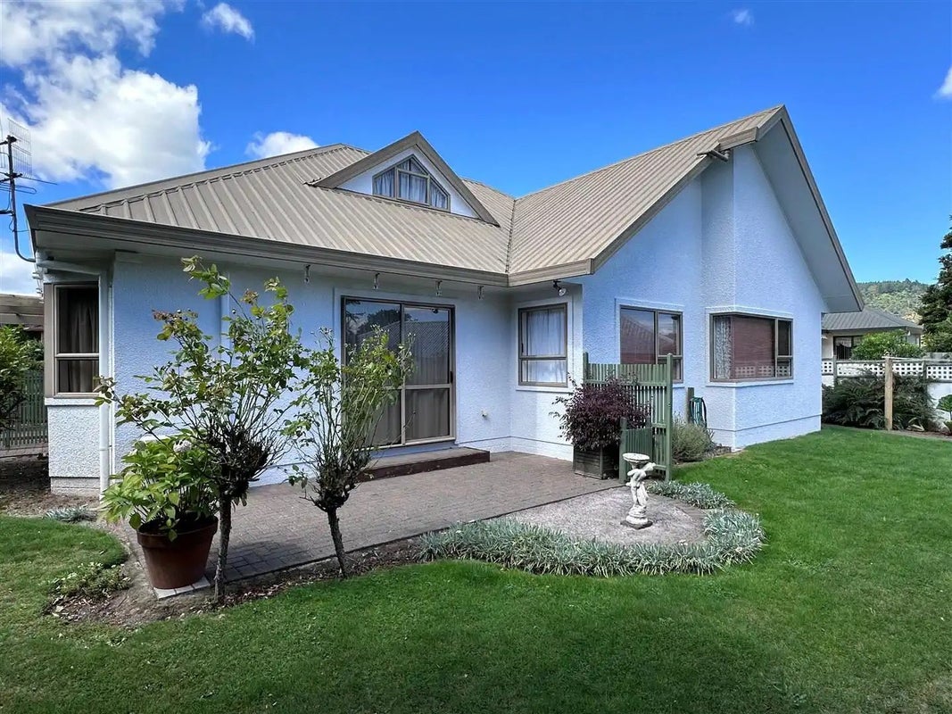34 Warwick Drive, Lynmore, Rotorua - Carousel 1