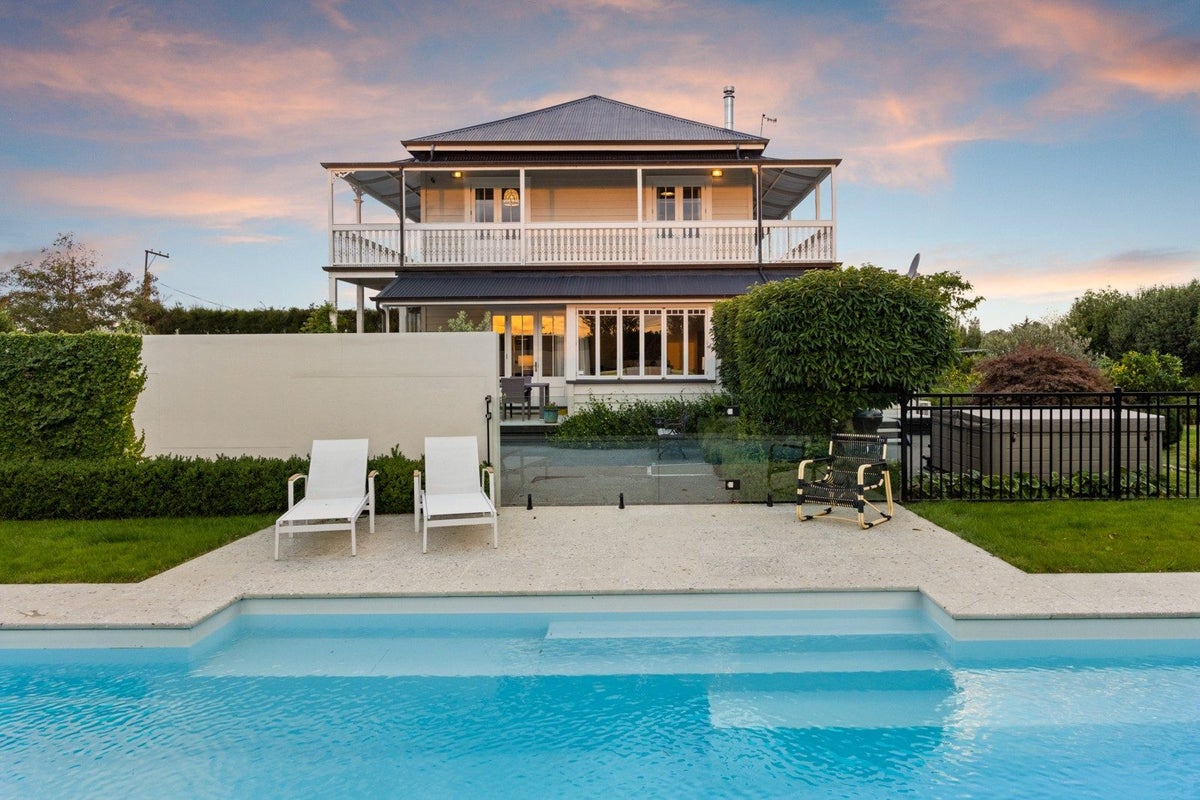 340 Lawn Road, Clive, Hastings - Carousel 1
