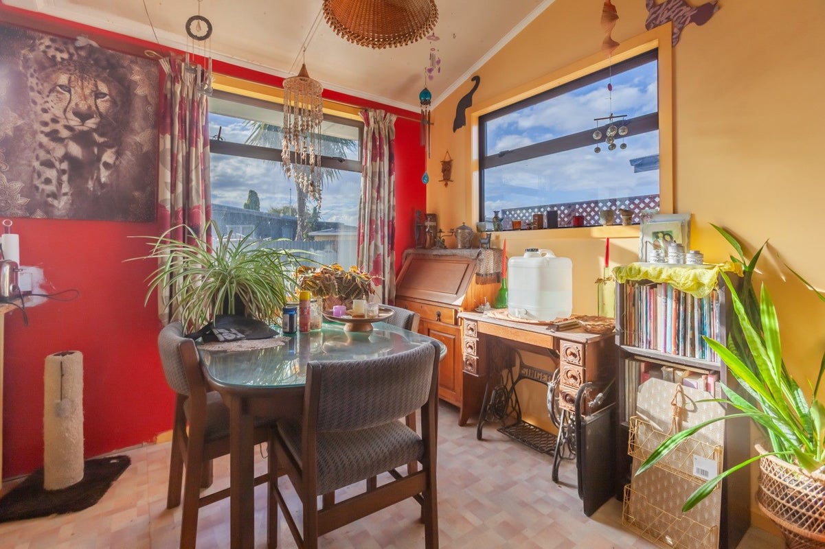 4 Saint Pauls Place, Tamatea, Napier - Carousel 2