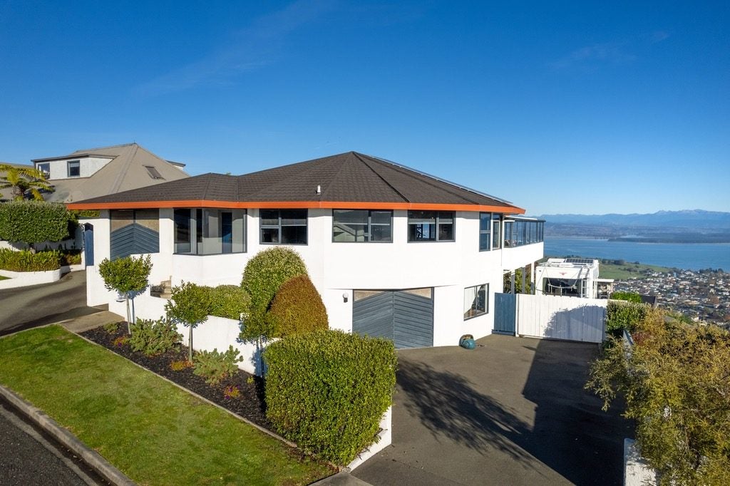 328 Princes Drive, Britannia Heights, Nelson - Carousel 1