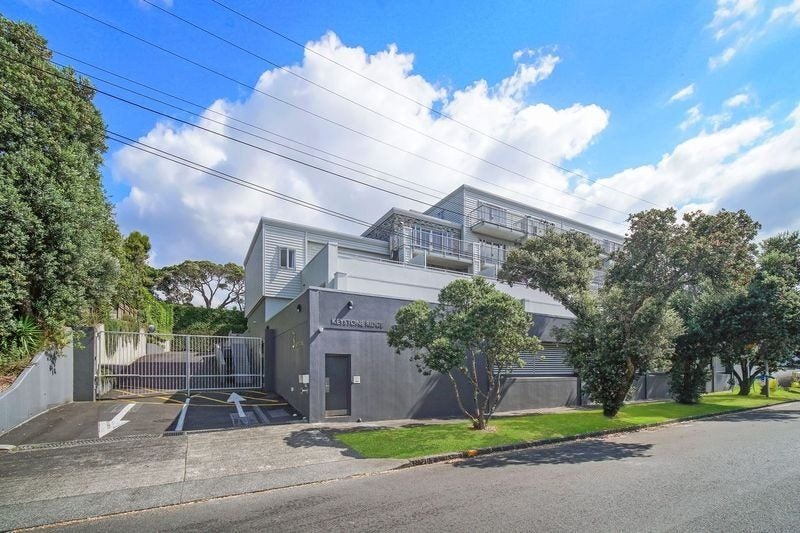 3L/3 Keystone Avenue, Three Kings, Auckland - Carousel 2