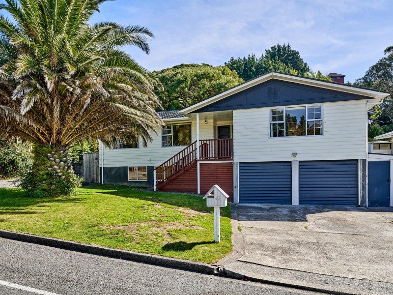 42 Spinnaker Drive, Whitby, Porirua - Carousel 2