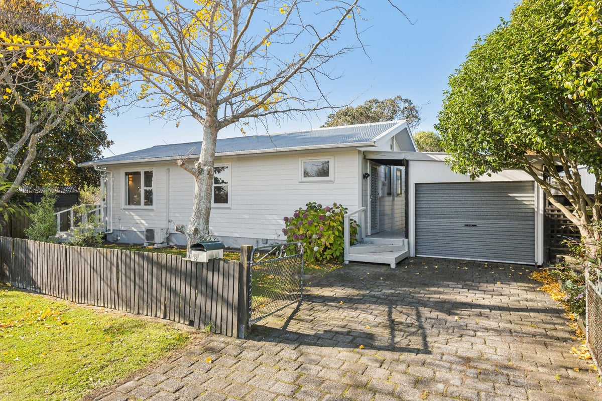 29A Manawa Avenue, Raumati Beach, Paraparaumu - Carousel 1
