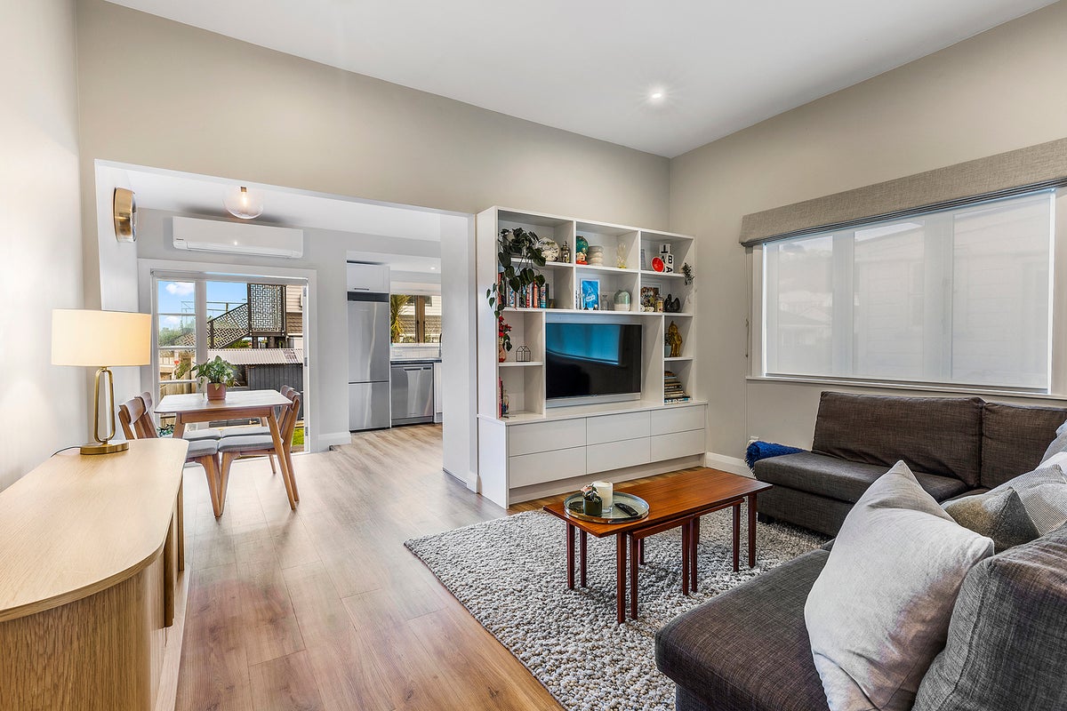 25 Trent Street, Island Bay, Wellington - Carousel 2
